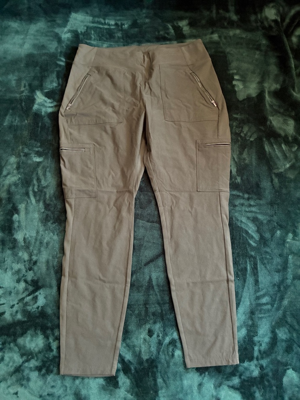 Athleta Trekkie Olive Cargo Zip Pocket Leggings